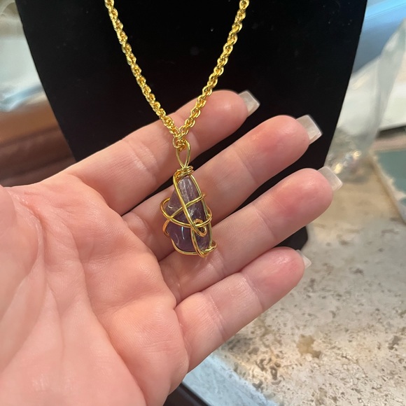 Avon 30” amethyst raw stone goldtone necklace - Picture 6 of 6